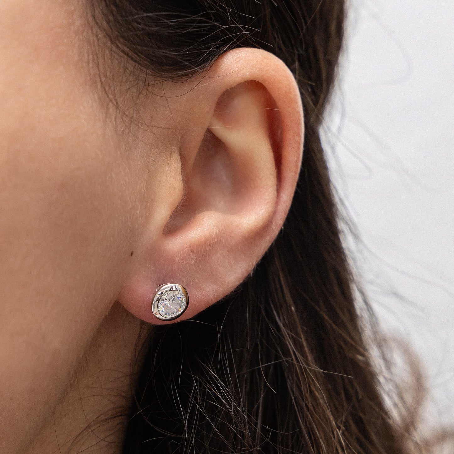 Ohrringe 925/- Sterling Silber rhodiniert 0,6cm Zirkonia