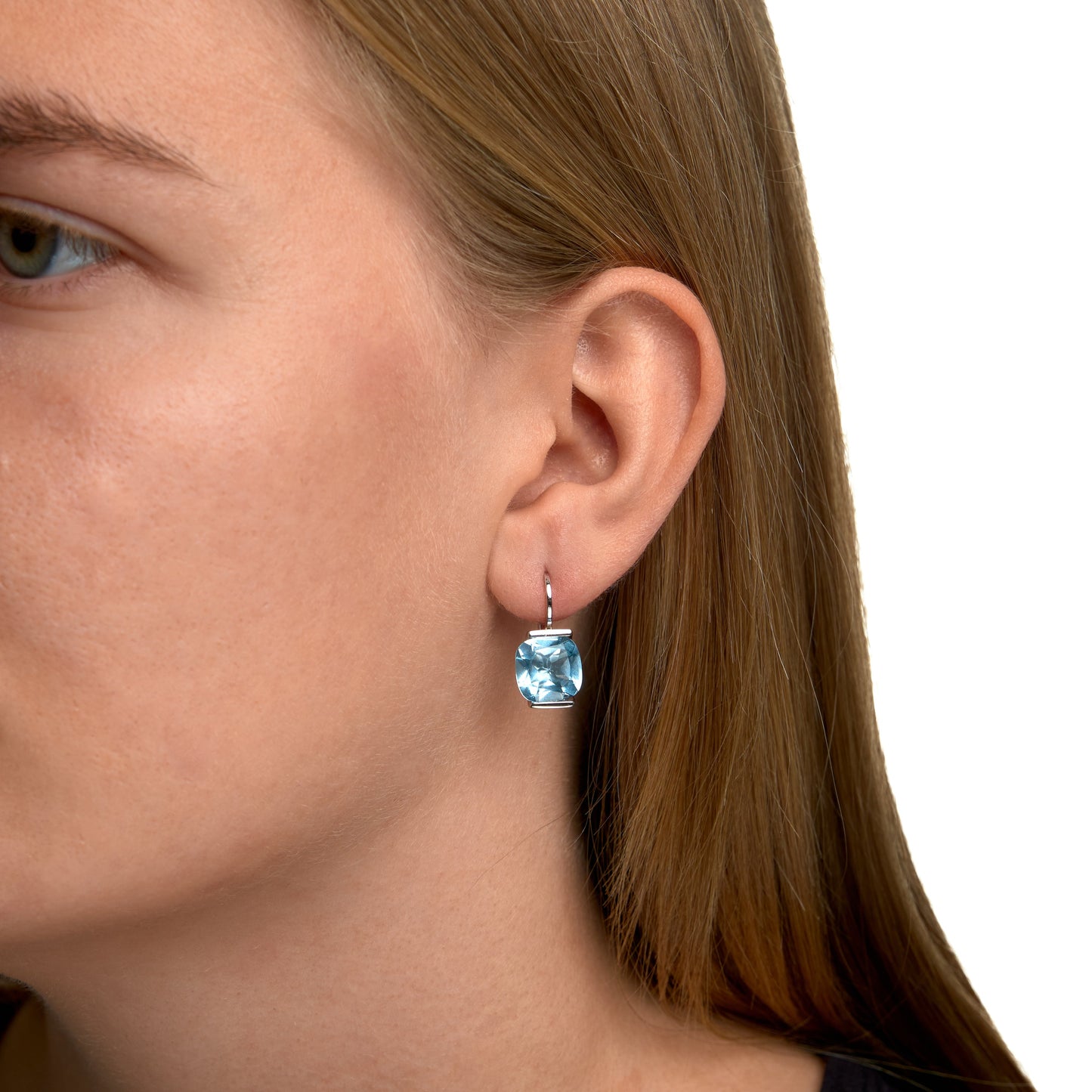 Ohrringe 925/- Sterling Silber rhodiniert 2,2cm Blautopas beh.