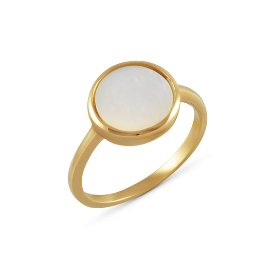 Ring 925 Silber vergoldet mit Perlmutt. Die Perlmuttscheibe hat einen Durchmesser von 10mm. Der gesamte Ringkopf hat 11mm Durchmsser und die Ringschiene ist 1,5mm breit.