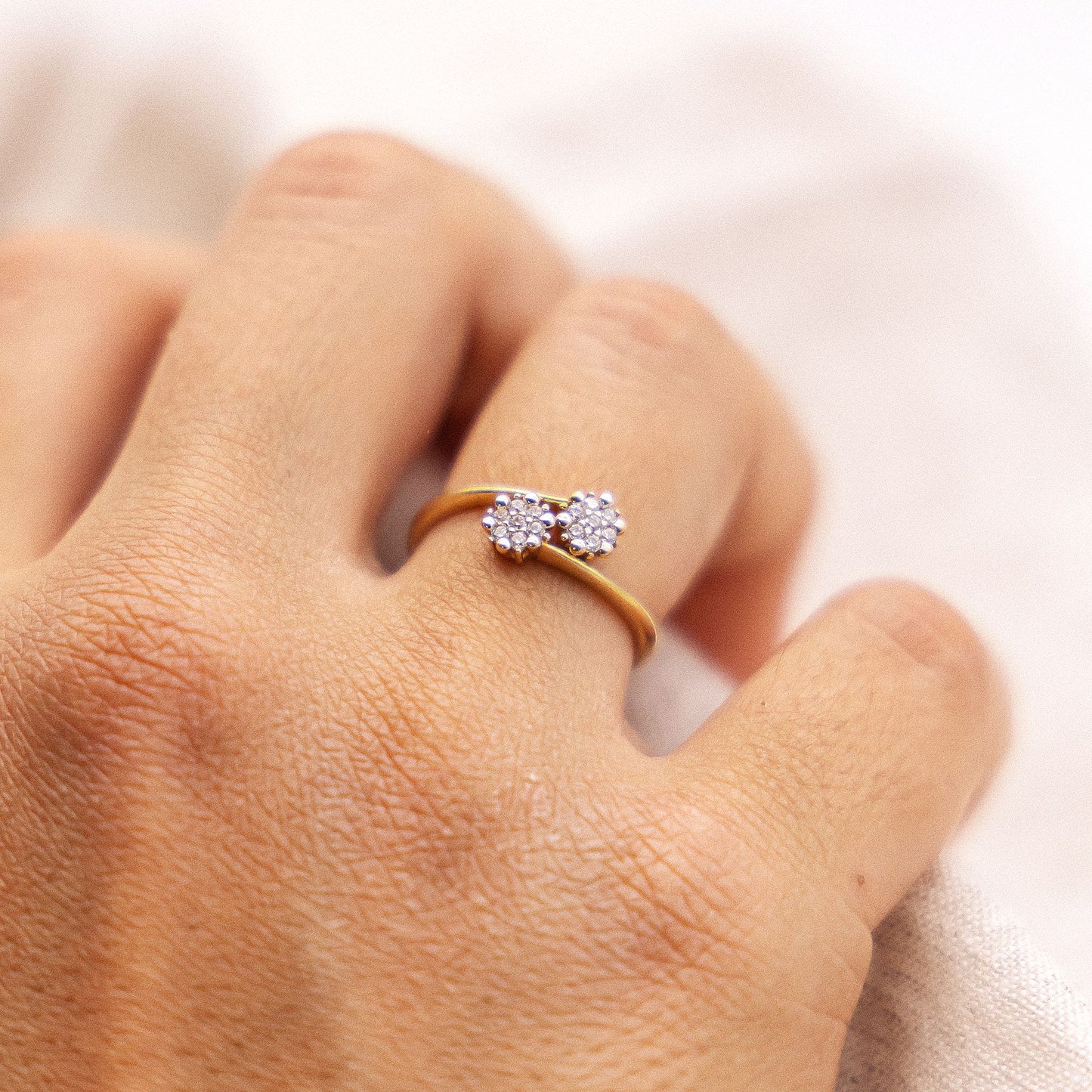 Ring 375/- Gold rhodiniert (teil) Zirkonia