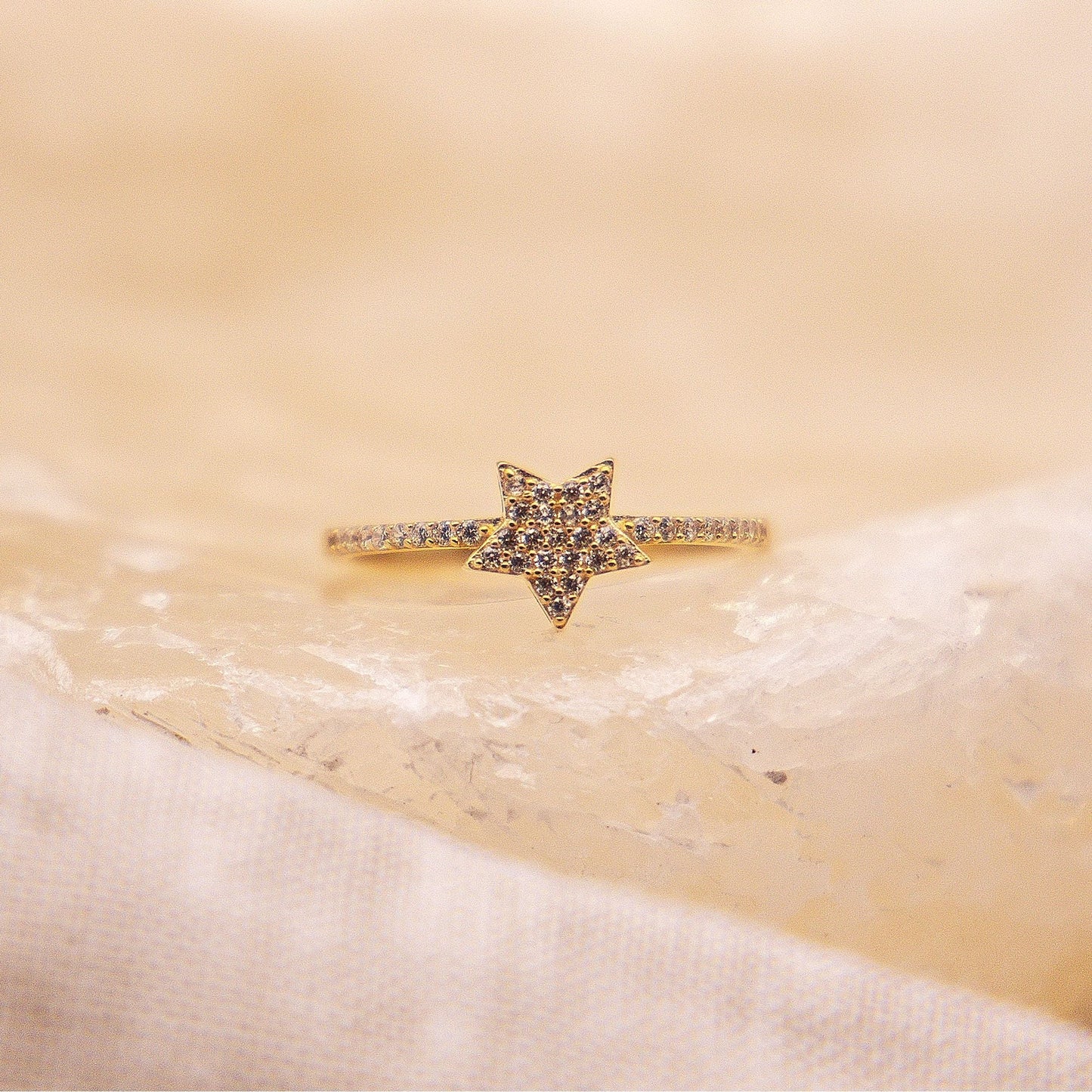 Ring 375/- Gold rhodiniert (teil) Zirkonia
