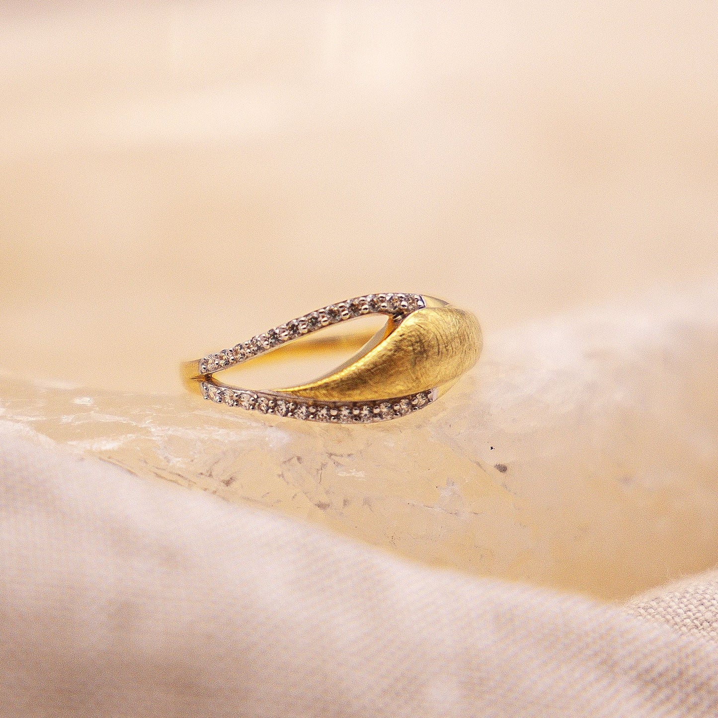 Ring 585/- Gold rhodiniert (teil) Zirkonia