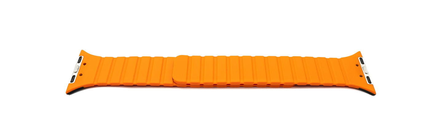 SYSTEM-S Armband 38 40 41 mm aus Silikon flexibel magnetisch für Apple Watch Smartwatch Schwarz Orange