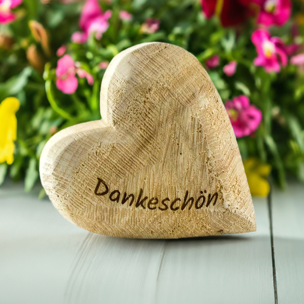 Thankgoods Deko-Holz-Herz aus massivem Naturfarbenem Pappelholz mit Schriftzug Dankeschön